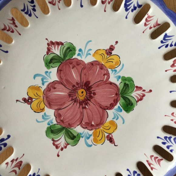 Beautiful hand- painted plate made in Portugal 20cm diameter - Picture 4 of 5